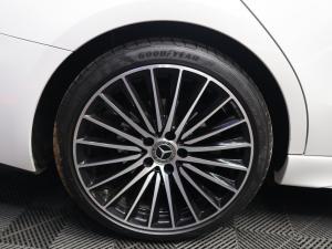 Mercedes-Benz C-Class C200 Avantgarde - Image 7