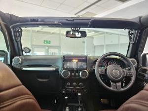 Jeep Wrangler 3.6L Polar Edition - Image 11