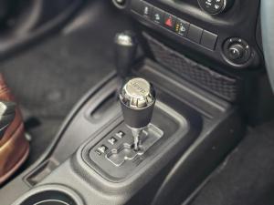 Jeep Wrangler 3.6L Polar Edition - Image 16