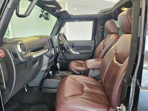 Jeep Wrangler 3.6L Polar Edition - Image 17