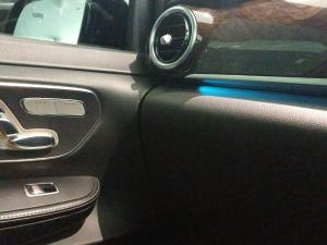Mercedes-Benz V-Class V220d Avantgarde AMG Line - Image 17