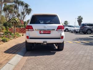 Toyota Land Cruiser 200 4.7 V8 VX - Image 5