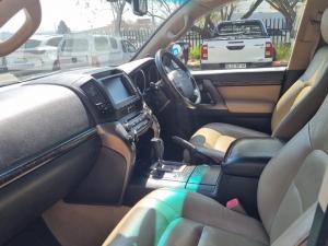 Toyota Land Cruiser 200 4.7 V8 VX - Image 7