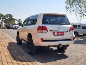 Toyota Land Cruiser 200 4.7 V8 VX - Image 10