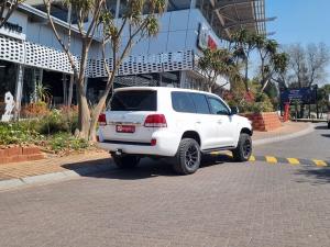 Toyota Land Cruiser 200 4.7 V8 VX - Image 2