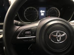 Toyota Urban Cruiser 1.5 XR manual - Image 9