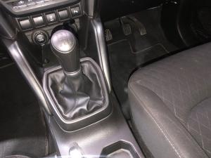 Toyota Urban Cruiser 1.5 XR manual - Image 13