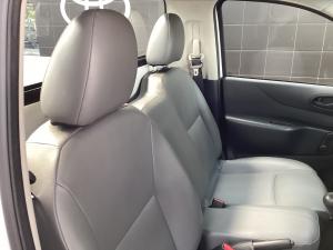 Nissan Navara 2.5 single cab XE - Image 13