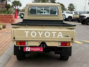 Toyota Land Cruiser 79 2.8GD-6 single cab auto - Image 5
