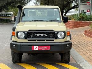 Toyota Land Cruiser 79 2.8GD-6 single cab auto - Image 4
