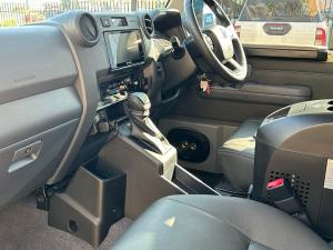 Toyota Land Cruiser 76 2.8GD-6 station wagon LX auto - Image 7