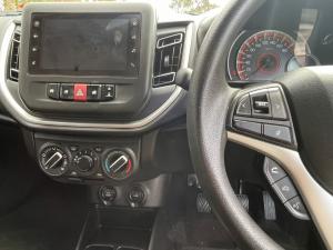 Toyota Vitz 1.0 XR manual - Image 9