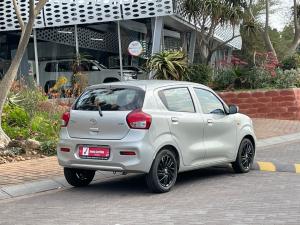 Toyota Vitz 1.0 XR manual - Image 2