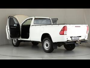 Toyota Hilux 2.4GD-6 4x4 SR - Image 10