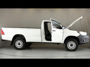 Toyota Hilux 2.4GD-6 4x4 SR - Image 15
