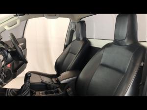 Toyota Hilux 2.4GD-6 4x4 SR - Image 21