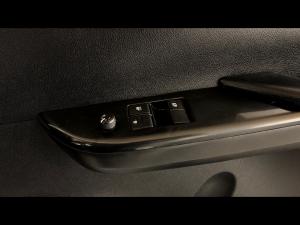 Toyota Hilux 2.4GD-6 4x4 SR - Image 25