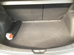 Toyota Yaris 1.5 Xs auto - Image 19