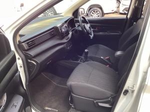 Toyota Rumion 1.5 SX manual - Image 7