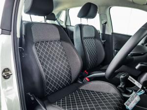 Volkswagen Polo Vivo hatch 1.6 Style - Image 15