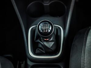 Volkswagen Polo Vivo hatch 1.6 Style - Image 9