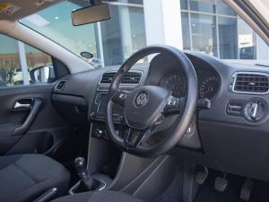 Volkswagen Polo sedan 1.4 Comfortline - Image 17