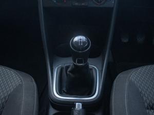 Volkswagen Polo sedan 1.4 Comfortline - Image 9