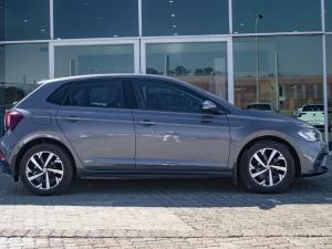 Volkswagen Polo hatch 1.0TSI Life manual - Image 8