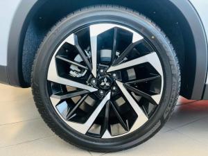 Mitsubishi Outlander 2.5 GLS - Image 11