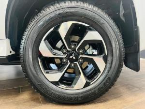 Mitsubishi Pajero Sport 2.4DI-D 4x4 Exceed - Image 13