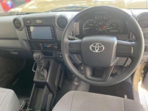 Toyota Land Cruiser 79 2.8GD-6 double cab - Image 8