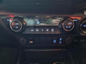 Toyota Hilux 2.8GD-6 double cab 4x4 Legend auto - Image 18