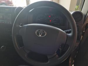 Toyota Land Cruiser 79 4.5D-4D V8 single cab LX - Image 16