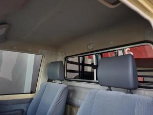 Toyota Land Cruiser 79 4.5D-4D V8 single cab LX - Image 19