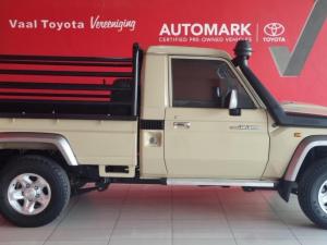Toyota Land Cruiser 79 4.5D-4D V8 single cab LX - Image 4