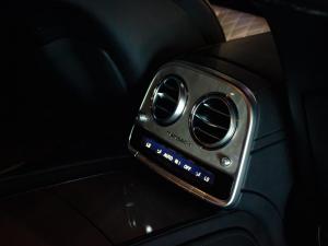 Mercedes-Benz S-Class S600 - Image 21