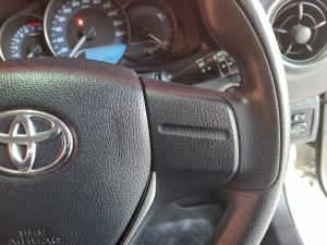 Toyota Corolla Quest 1.8 Plus manual - Image 11