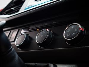Volkswagen Transporter 2.0TDI single cab - Image 10
