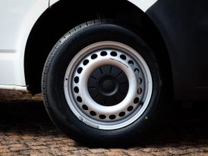 Volkswagen Transporter 2.0TDI single cab - Image 2