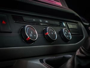 Volkswagen Transporter 2.0TDI single cab - Image 8