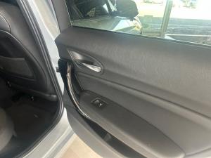 BMW 1 Series 120i 5-door auto - Image 5