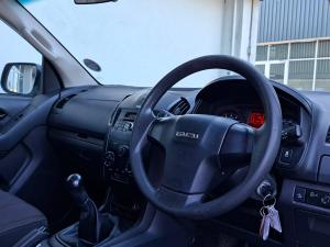 Isuzu D-Max 250 double cab 4x4 Hi-Ride - Image 7