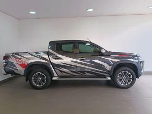 Mitsubishi Triton 2.4DI-D double cab auto - Image 3