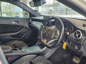 Mercedes-Benz GLA GLA200 - Image 10