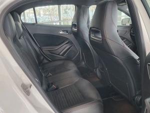 Mercedes-Benz GLA GLA200 - Image 11