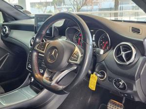 Mercedes-Benz GLA GLA200 - Image 18