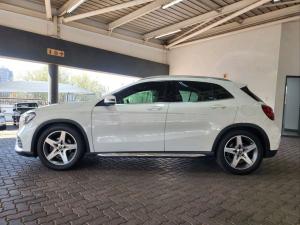 Mercedes-Benz GLA GLA200 - Image 4