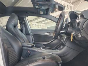 Mercedes-Benz GLA GLA200 - Image 9