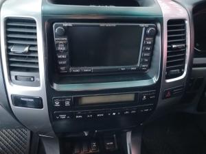 Toyota Land Cruiser Prado 4.0 VX - Image 14