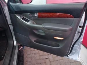 Toyota Land Cruiser Prado 4.0 VX - Image 22